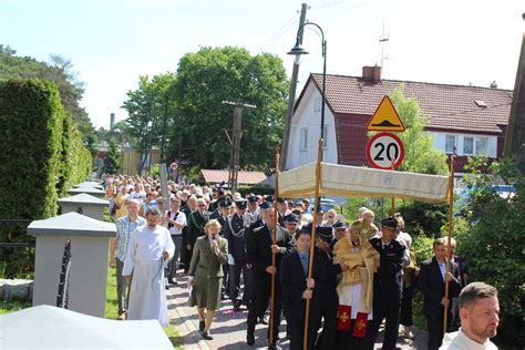 mrzeżyno msze święte|Parafia św. Ap. Piotra i Pawła Mrzeżyno